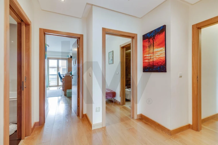 Apartamento T4 para Venda em Santa Iria de Azoia, São João da Talha e Bobadela Foto 25