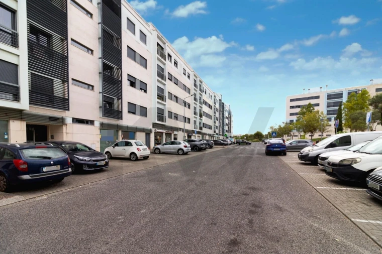 Apartamento T4 para Venda em Santa Iria de Azoia, São João da Talha e Bobadela Foto 32