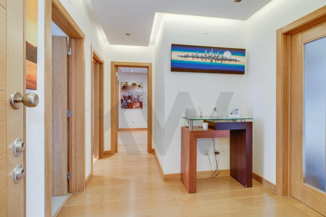 Apartamento T4 para Venda em Santa Iria de Azoia, São João da Talha e Bobadela Foto 8