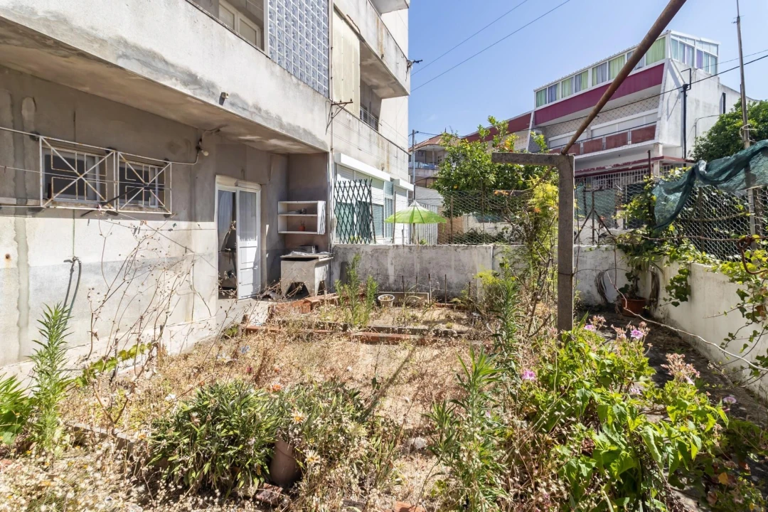 Apartamento T2 para Venda em Laranjeiro e Feijó Foto 26