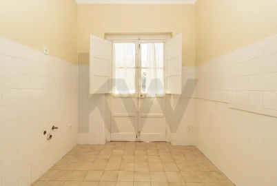 Apartamento T2 para Venda em Laranjeiro e Feijó
