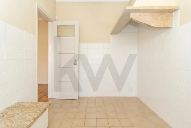 Apartamento T2 para Venda em Laranjeiro e Feijó Foto 5