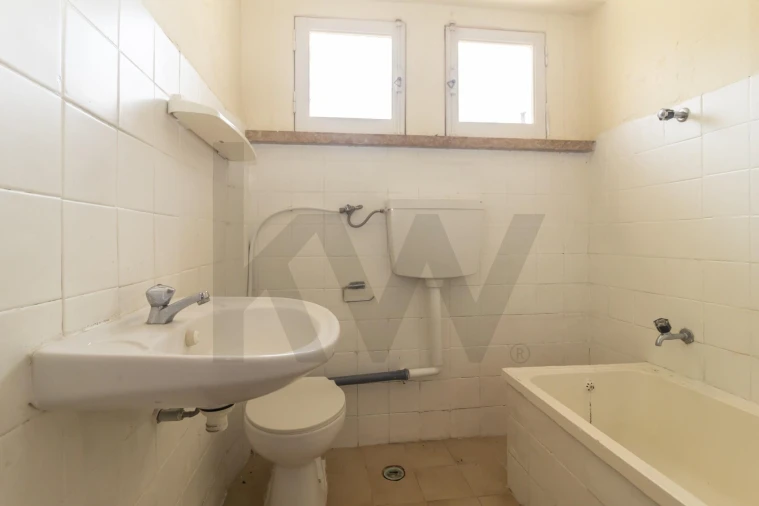 Apartamento T2 para Venda em Laranjeiro e Feijó Foto 22