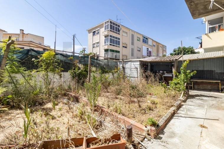Apartamento T2 para Venda em Laranjeiro e Feijó Foto 27