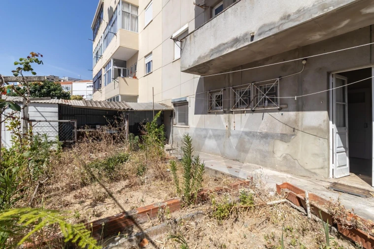 Apartamento T2 para Venda em Laranjeiro e Feijó Foto 24