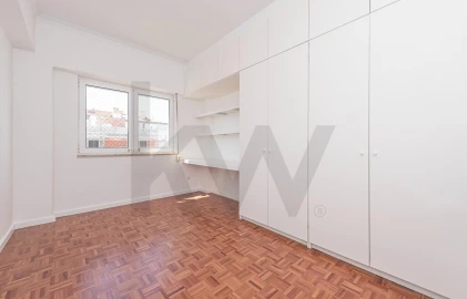 Apartamento T3 para Arrendamento em São Domingos de Benfica