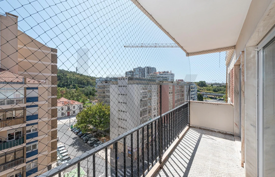 Apartamento T3 para Arrendamento em São Domingos de Benfica Foto 9
