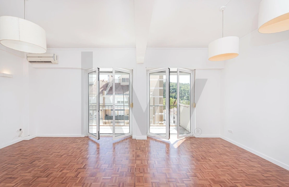 Apartamento T3 para Arrendamento em São Domingos de Benfica Foto 3