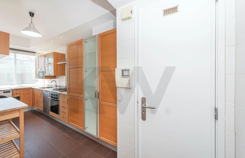 Apartamento T3 para Arrendamento em São Domingos de Benfica Foto 12