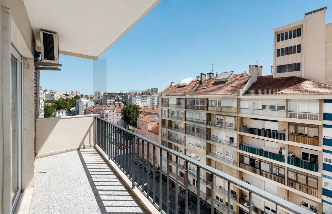 Apartamento T3 para Arrendamento em São Domingos de Benfica Foto 8