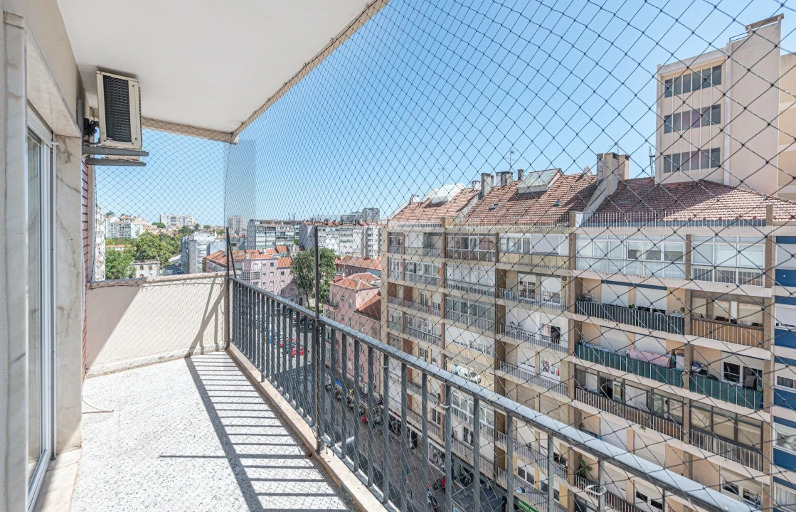 Apartamento T3 para Arrendamento em São Domingos de Benfica Foto 7