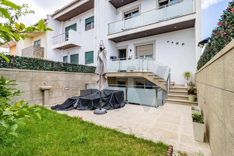 Moradia T3 para Venda em São João da Madeira Foto 45
