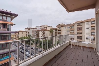 Apartamento T2 para Venda em Oeiras e São Julião da Barra, Paço de Arcos e Caxias