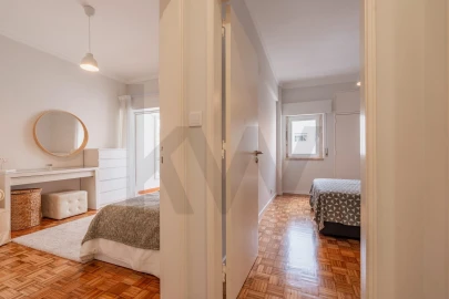 Apartamento T2 para Venda em Oeiras e São Julião da Barra, Paço de Arcos e Caxias