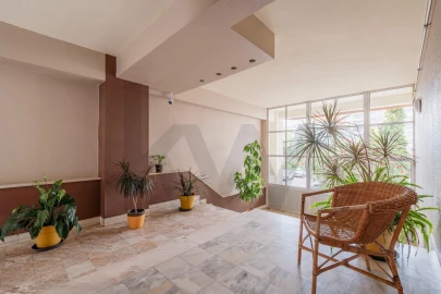 Apartamento T2 para Venda em Oeiras e São Julião da Barra, Paço de Arcos e Caxias