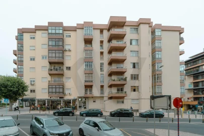 Apartamento T2 para Venda em Oeiras e São Julião da Barra, Paço de Arcos e Caxias