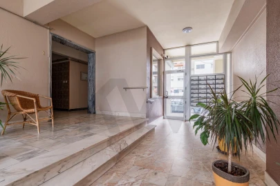 Apartamento T2 para Venda em Oeiras e São Julião da Barra, Paço de Arcos e Caxias