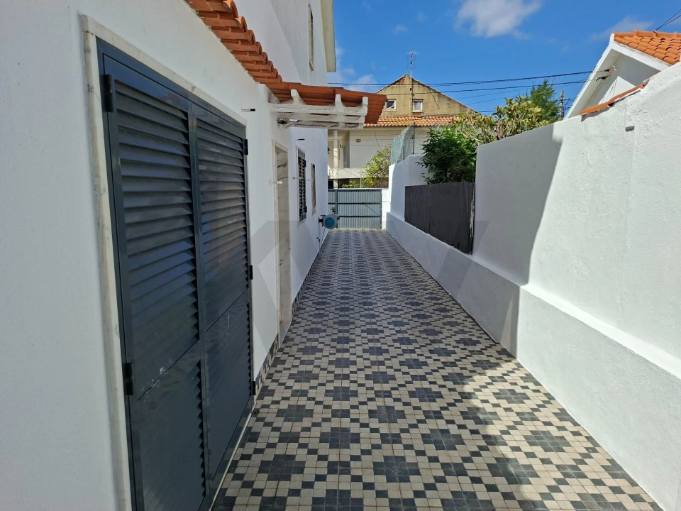 Apartamento T2 para Venda em São Domingos de Rana Foto 37