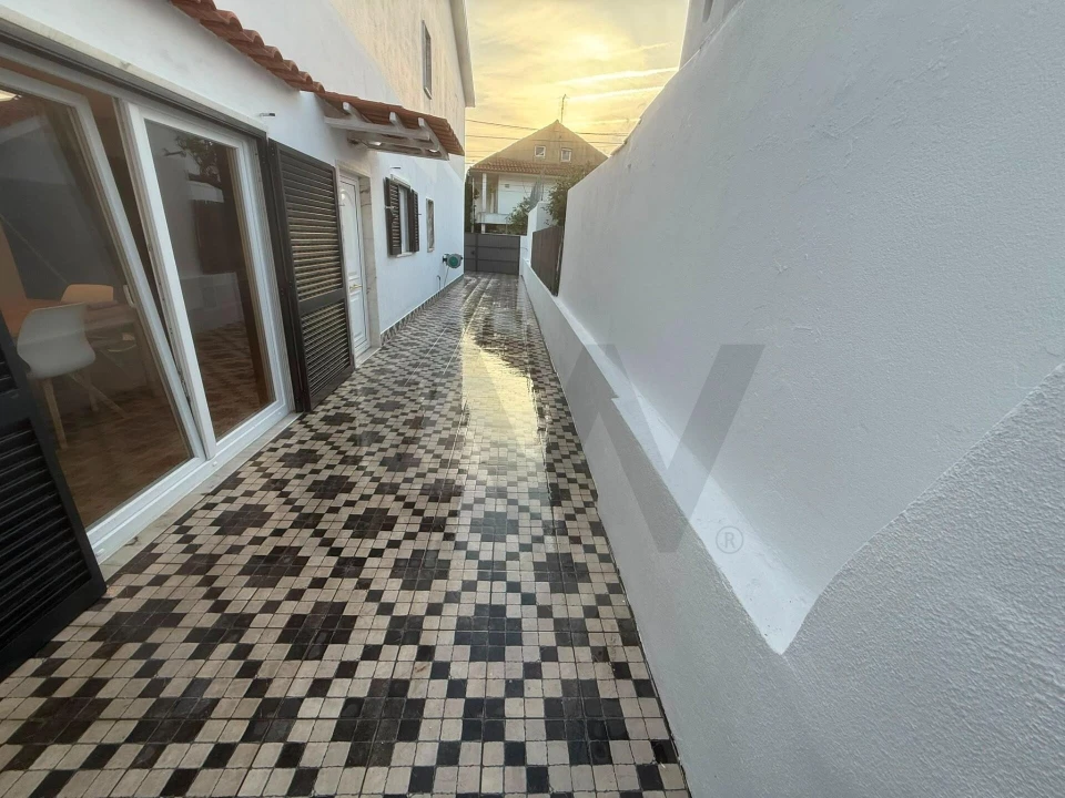Apartamento T2 para Venda em São Domingos de Rana Foto 35