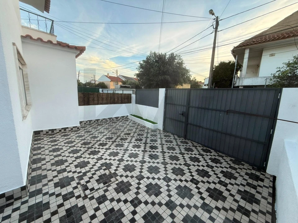 Apartamento T2 para Venda em São Domingos de Rana Foto 34