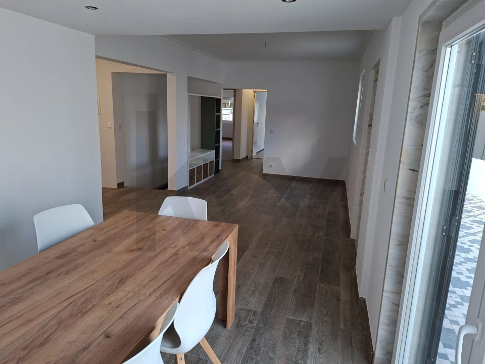 Apartamento T2 para Venda em São Domingos de Rana Foto 6
