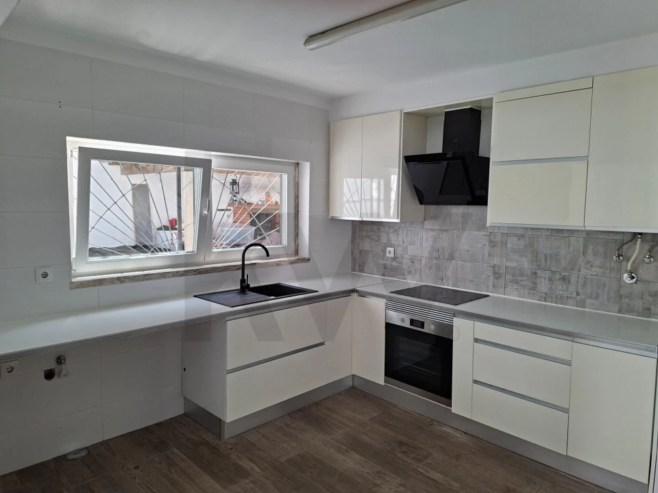 Apartamento T2 para Venda em São Domingos de Rana Foto 23