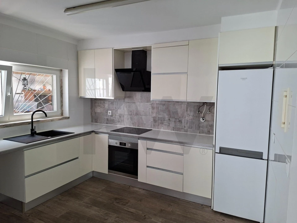Apartamento T2 para Venda em São Domingos de Rana Foto 22