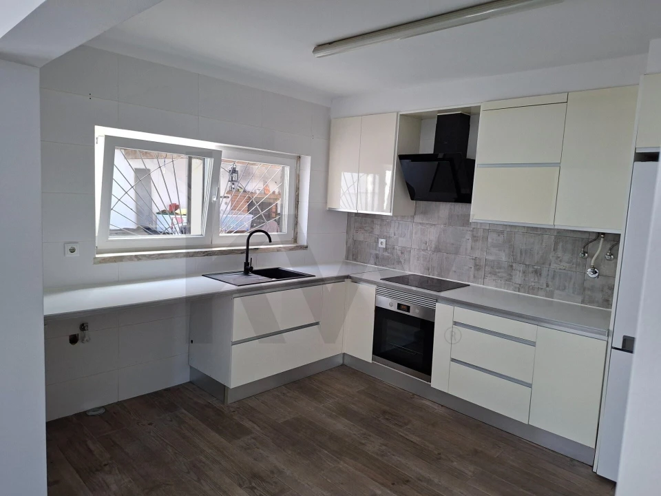 Apartamento T2 para Venda em São Domingos de Rana Foto 20