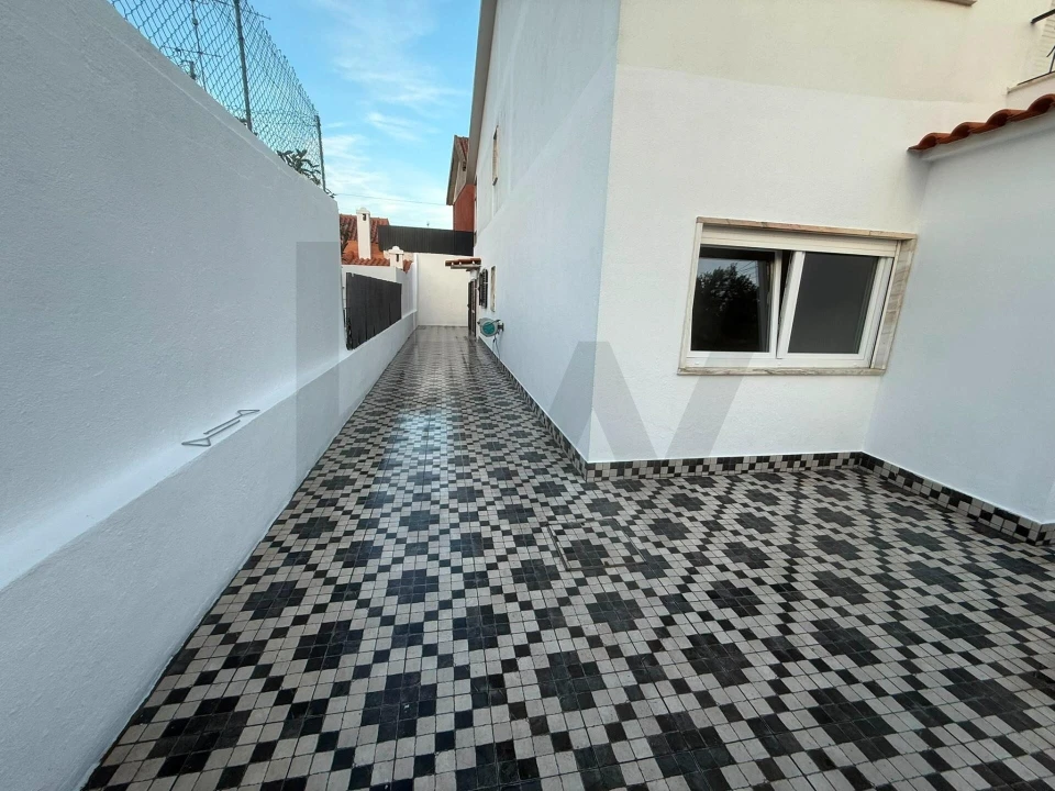 Apartamento T2 para Venda em São Domingos de Rana Foto 36