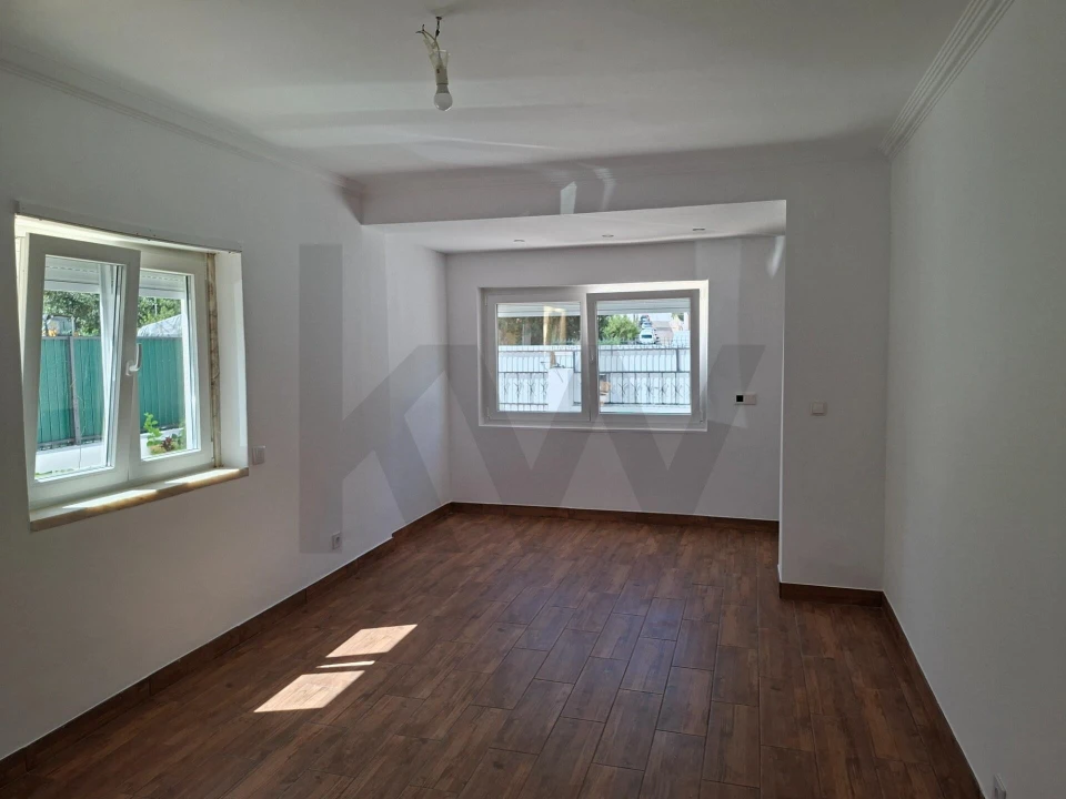 Apartamento T2 para Venda em São Domingos de Rana Foto 14