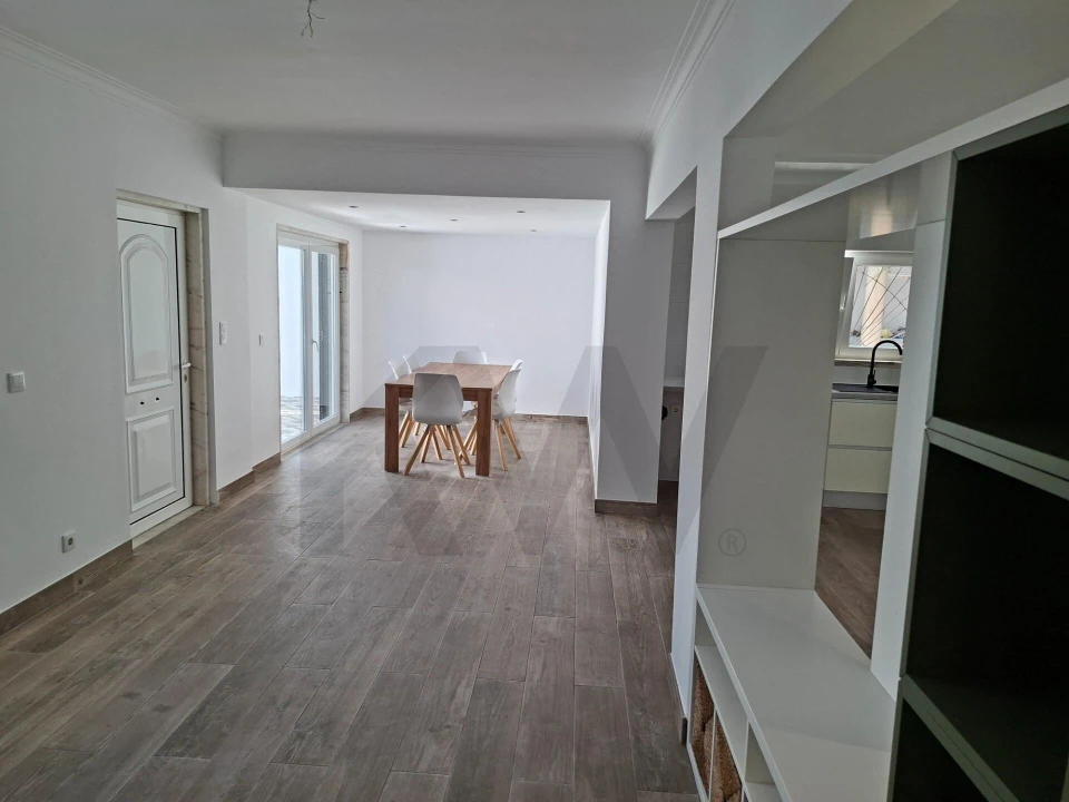 Apartamento T2 para Venda em São Domingos de Rana Foto 3