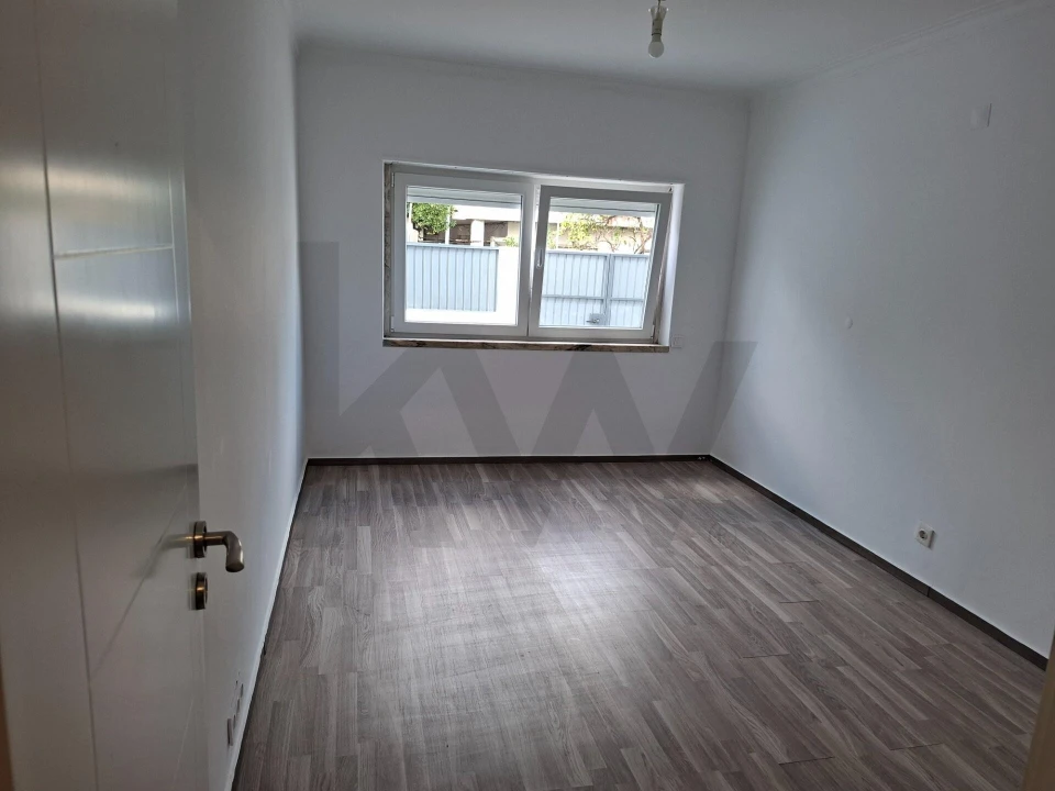 Apartamento T2 para Venda em São Domingos de Rana Foto 18