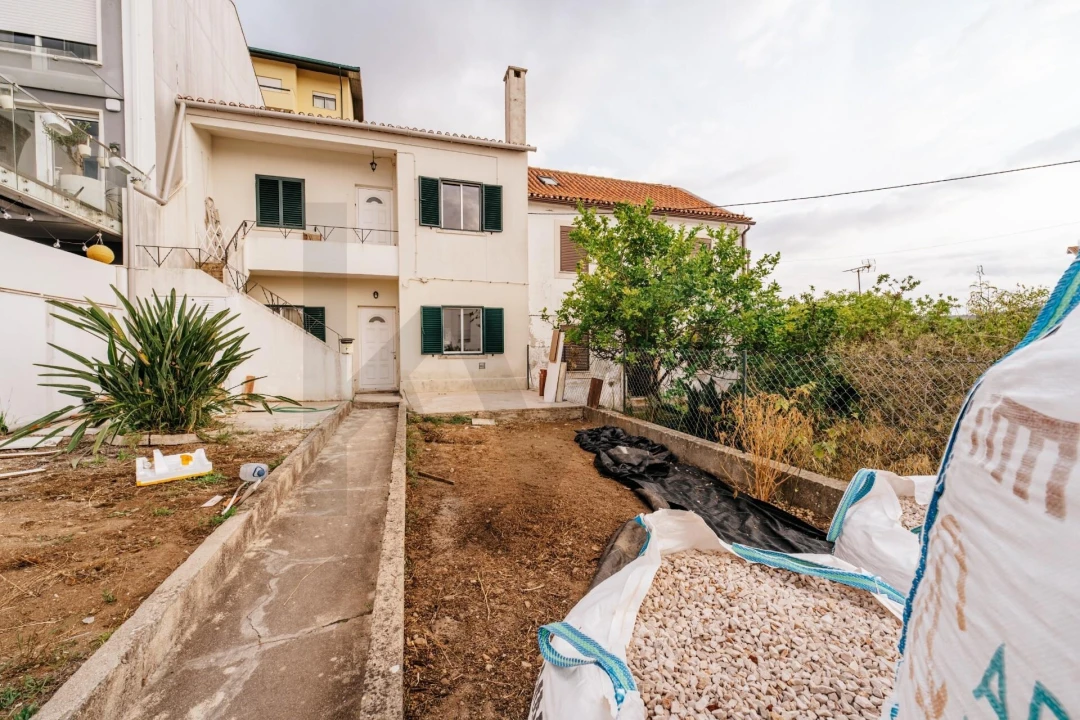 Apartamento T2 para Venda em Santo Antonio dos Olivais Foto 42