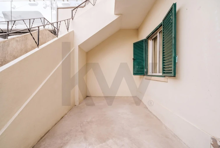 Apartamento T2 para Venda em Santo Antonio dos Olivais Foto 43