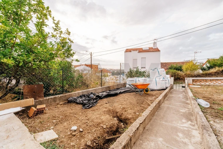 Apartamento T2 para Venda em Santo Antonio dos Olivais Foto 41