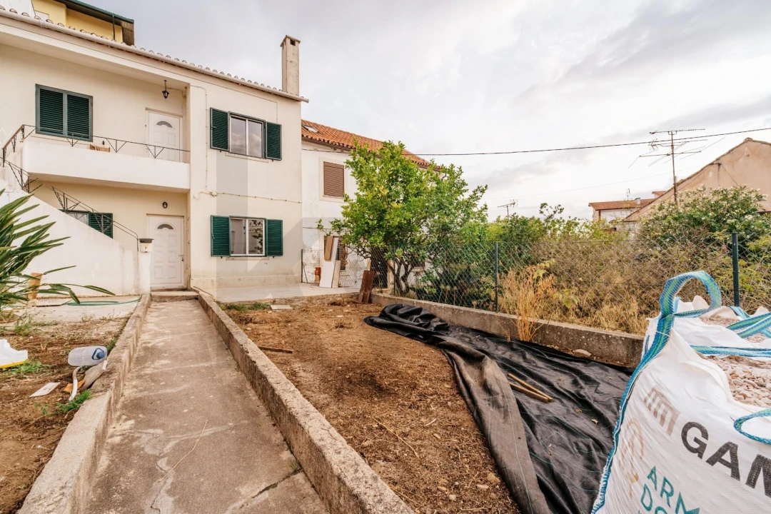 Apartamento T2 para Venda em Santo Antonio dos Olivais Foto 40