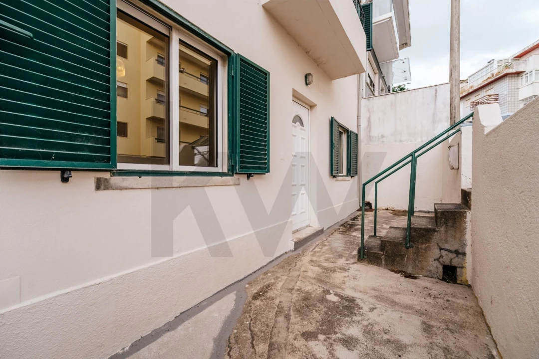 Apartamento T2 para Venda em Santo Antonio dos Olivais Foto 50