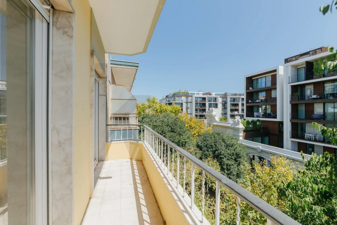 Apartamento T3 para Arrendamento em Benfica Foto 30