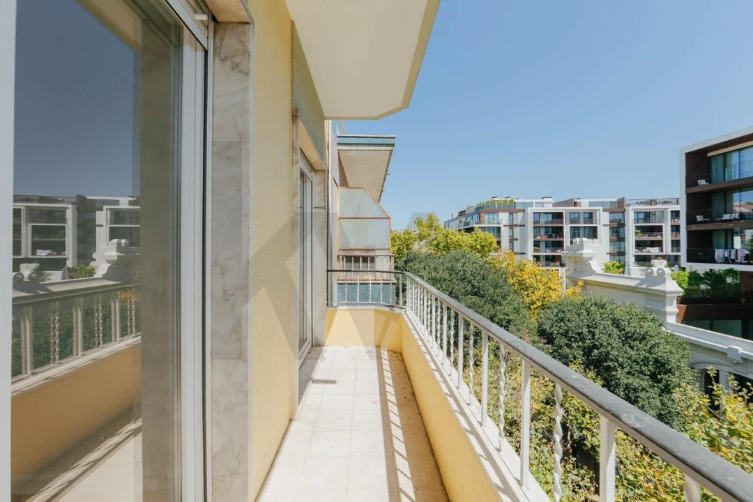 Apartamento T3 para Arrendamento em Benfica Foto 24