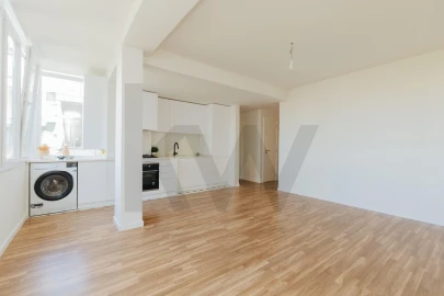 Apartamento T3 para Arrendamento em Benfica