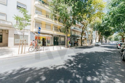 Apartamento T3 para Arrendamento em Benfica