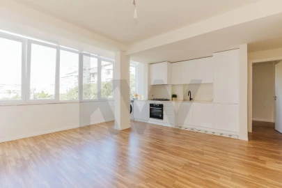 Apartamento T3 para Arrendamento em Benfica