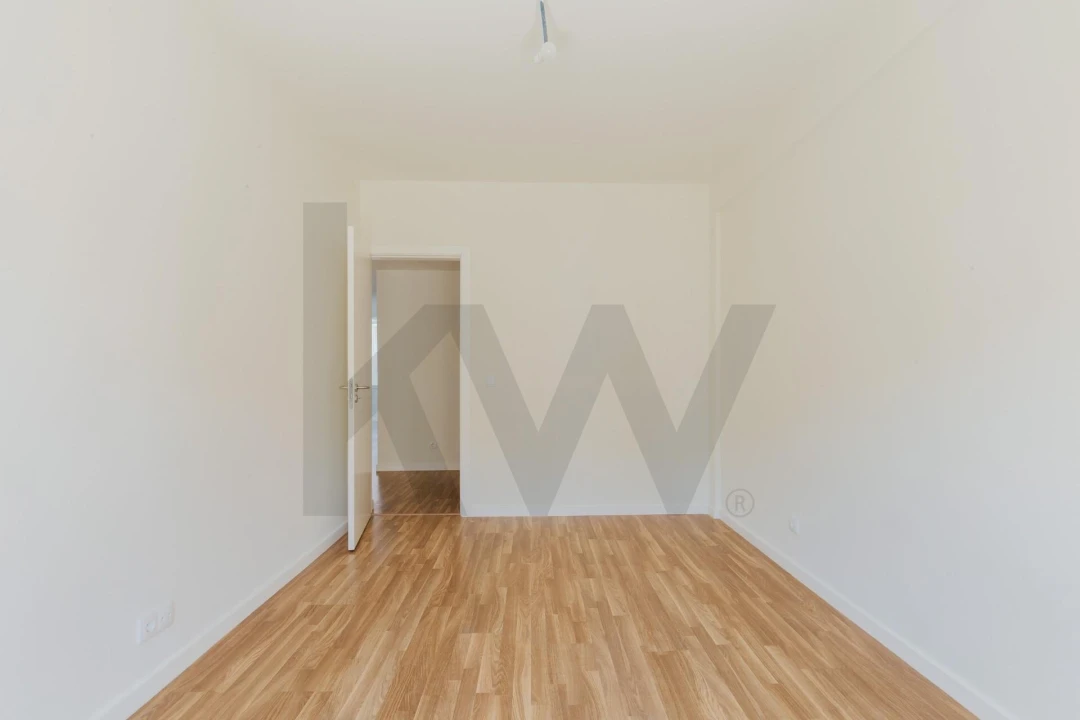 Apartamento T3 para Arrendamento em Benfica Foto 21