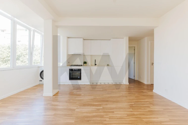 Apartamento T3 para Arrendamento em Benfica Foto 9