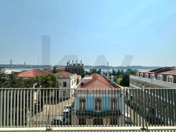 Moradia T4 para Arrendamento em Belém