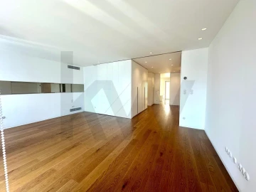 Moradia T4 para Arrendamento em Belém