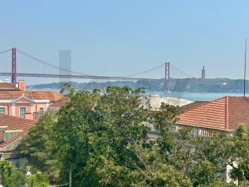Moradia T4 para Arrendamento em Belém