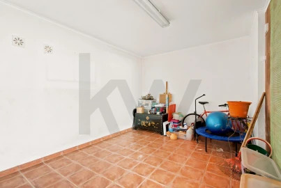 Moradia T5 para Venda em Santa Maria, São Pedro e Matacães