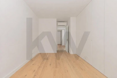 Apartamento T1 para Arrendamento em Campolide