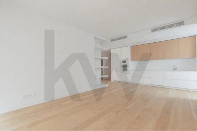 Apartamento T1 para Arrendamento em Campolide